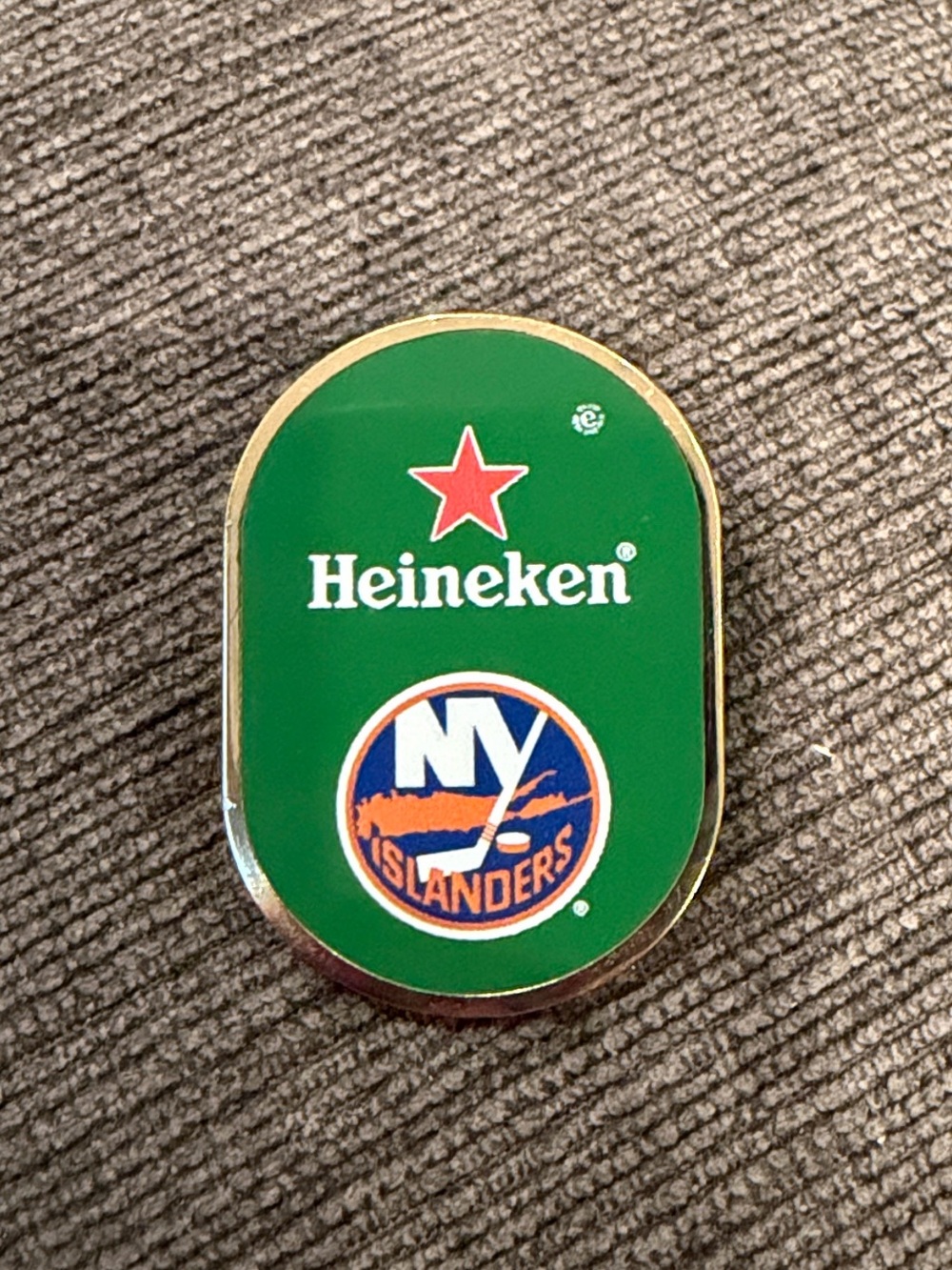 New York Islanders Heineken Pin      ny hockey nhl pins collectible collectibles
